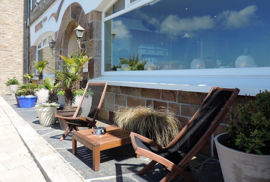 Hôtel Aux Tamaris - Vue Mer Roscoff Exterior foto